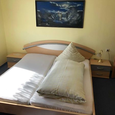 Hotel Cafe Waldeck Wuestenrot Экстерьер фото