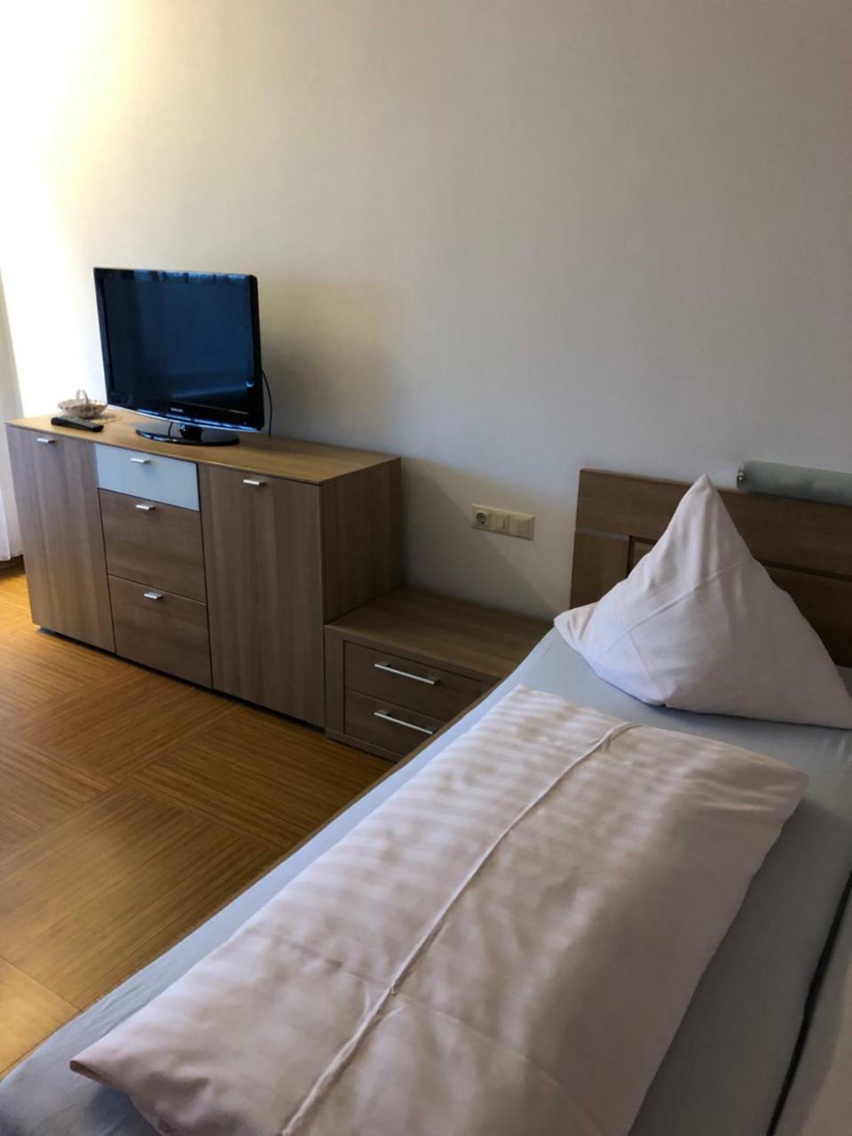Hotel Cafe Waldeck Wuestenrot Экстерьер фото